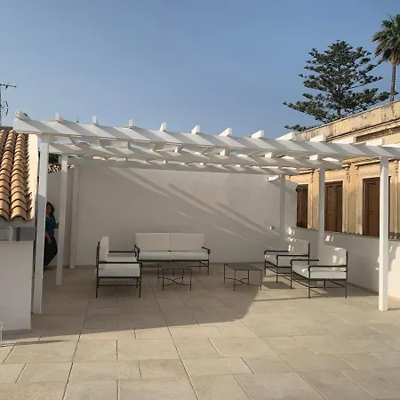 Amate By Ortigia Apartment *